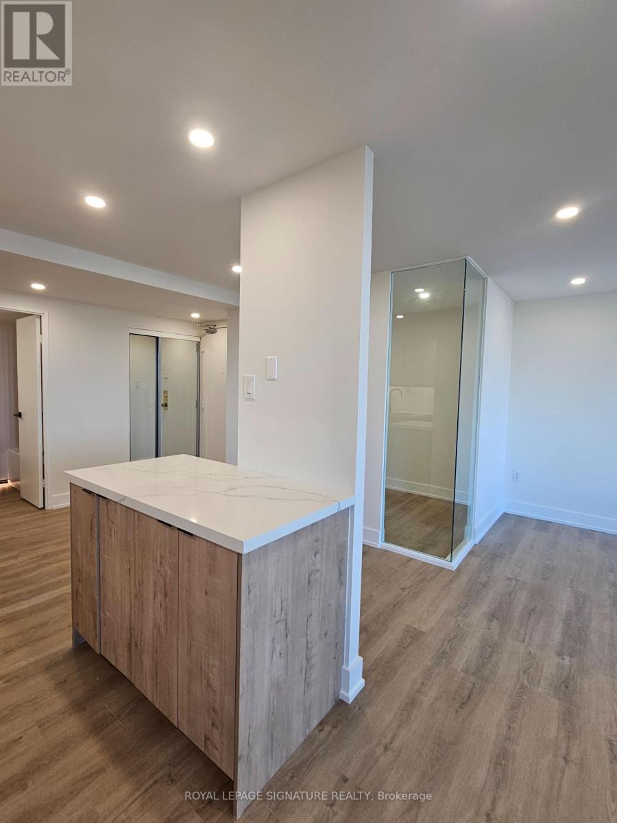 701 - 720 Spadina Avenue, Toronto, Ontario  M5S 2T9 - Photo 4 - C12474150