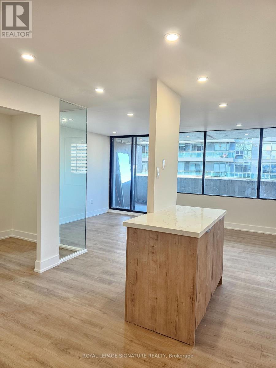 701 - 720 Spadina Avenue, Toronto, Ontario  M5S 2T9 - Photo 9 - C12474150