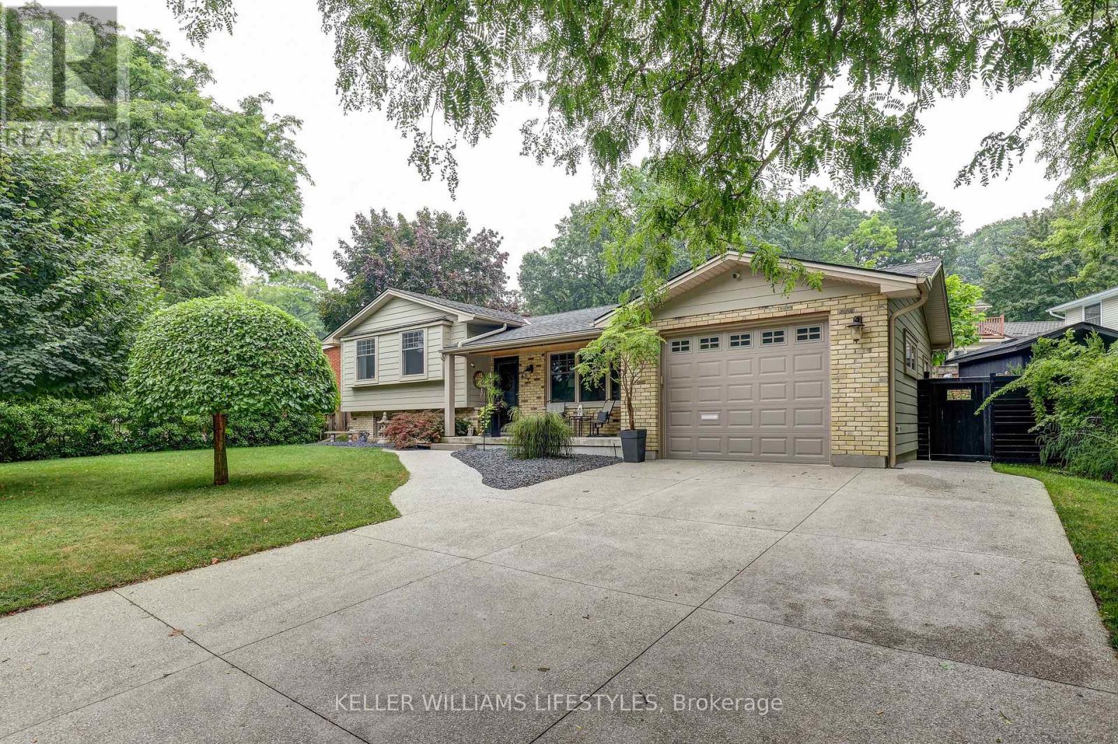 63 Park Lane Crescent, London South, Ontario  N6K 2V1 - Photo 2 - X12474219