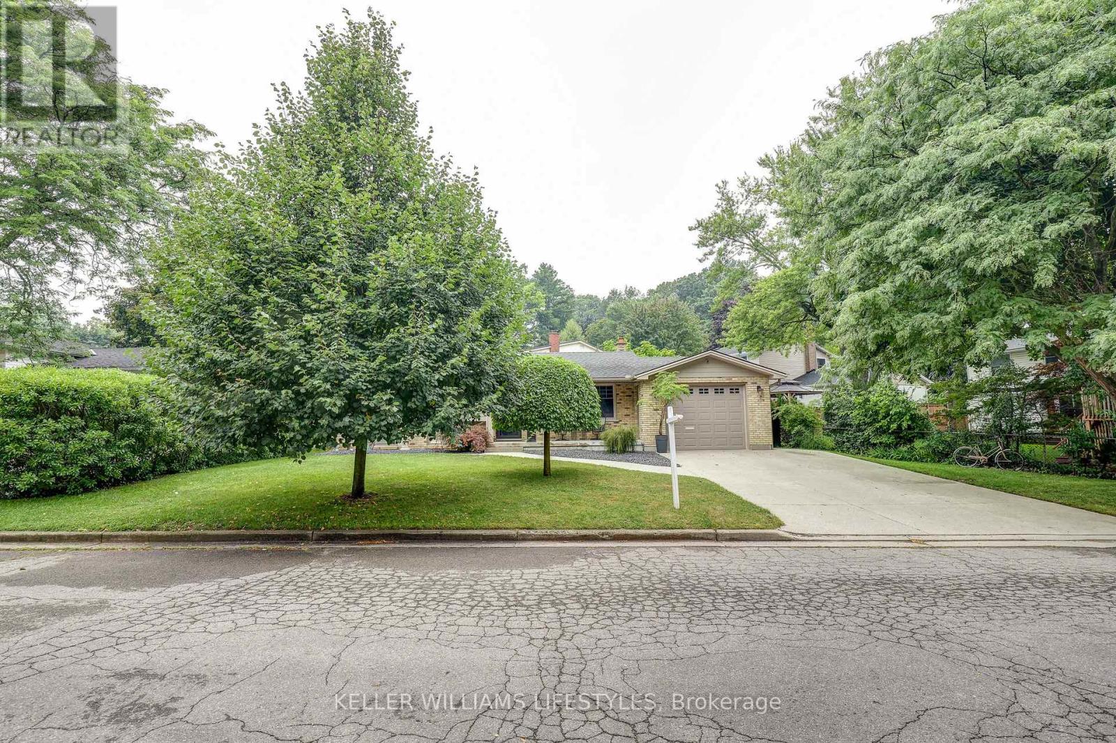 63 Park Lane Crescent, London South, Ontario  N6K 2V1 - Photo 3 - X12474219