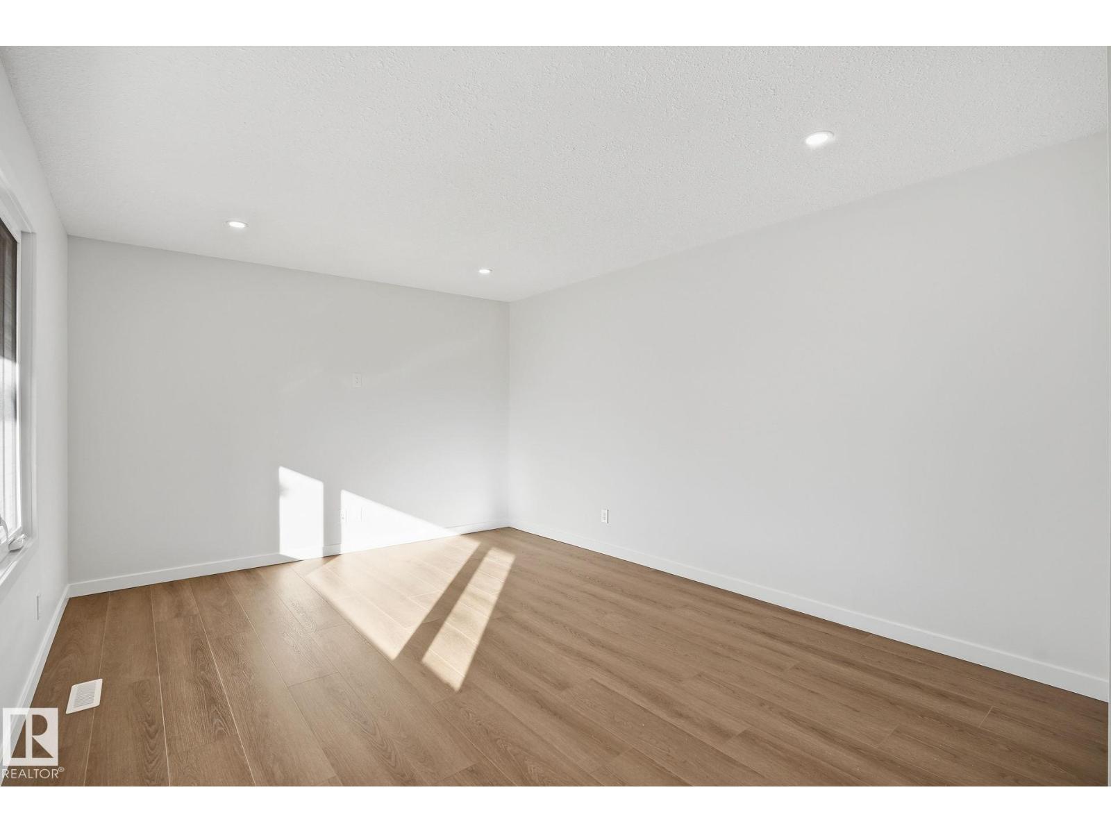 12811 89 St Nw Nw, Edmonton, Alberta  T5E 3J8 - Photo 4 - E4462950