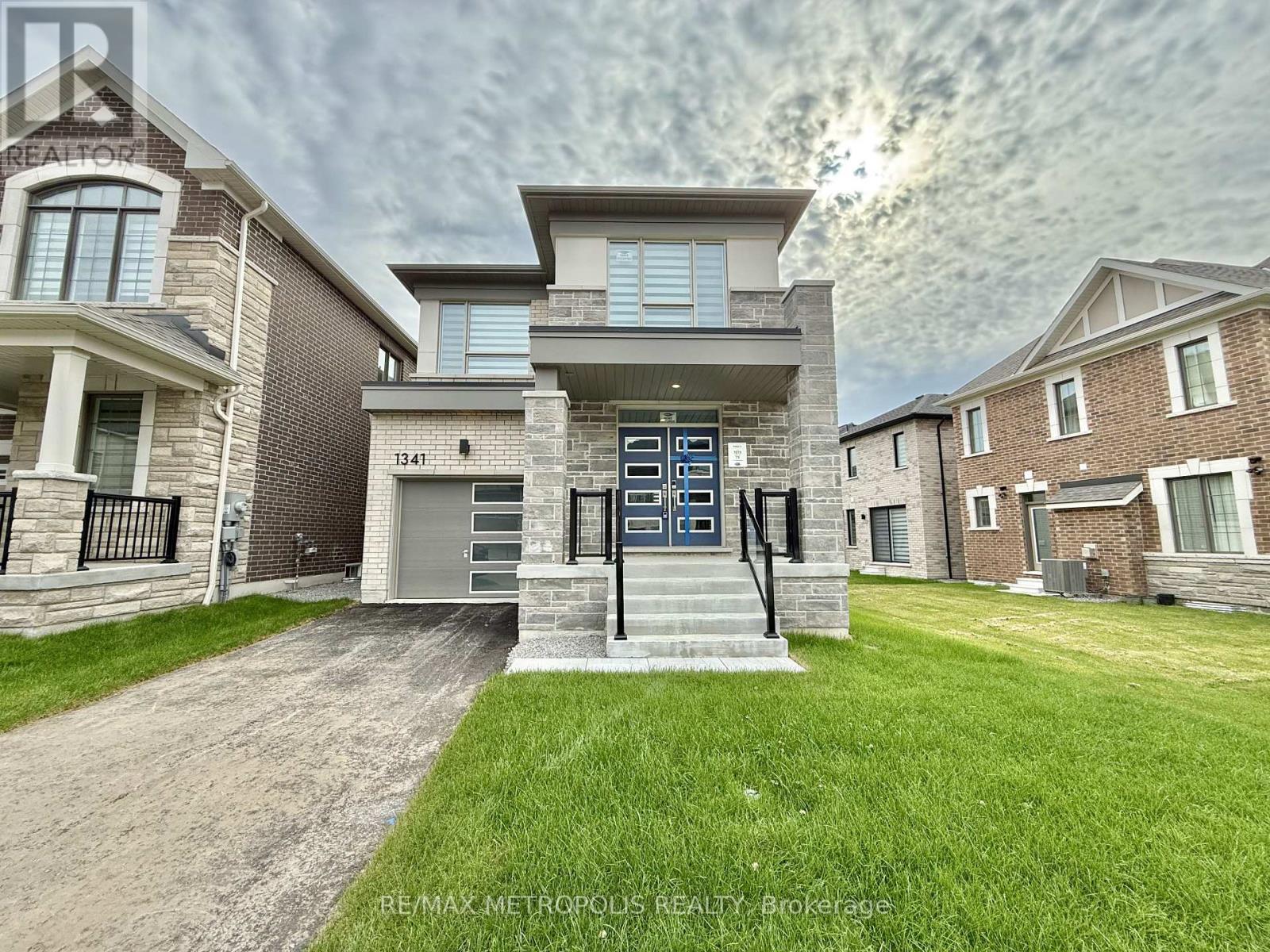 1341 Glamorgan Manor, Pickering, Ontario  L1X 0N1 - Photo 1 - E12474165
