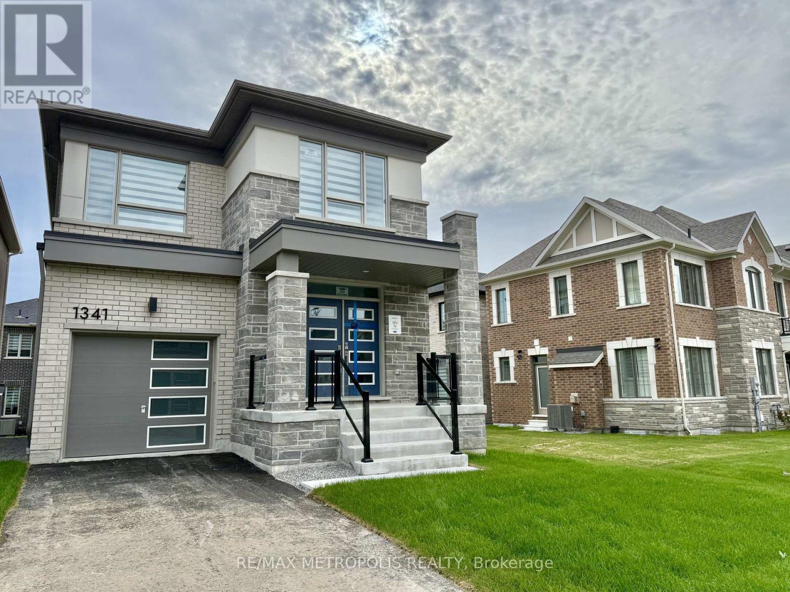 1341 Glamorgan Manor, Pickering, Ontario  L1X 0N1 - Photo 2 - E12474165
