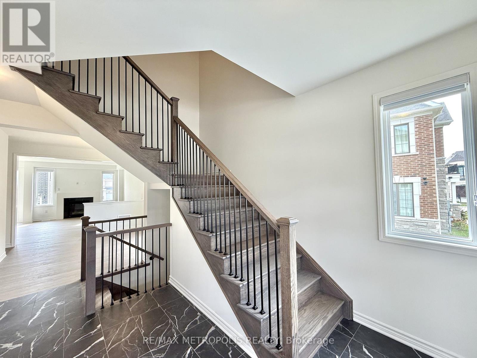 1341 Glamorgan Manor, Pickering, Ontario  L1X 0N1 - Photo 4 - E12474165