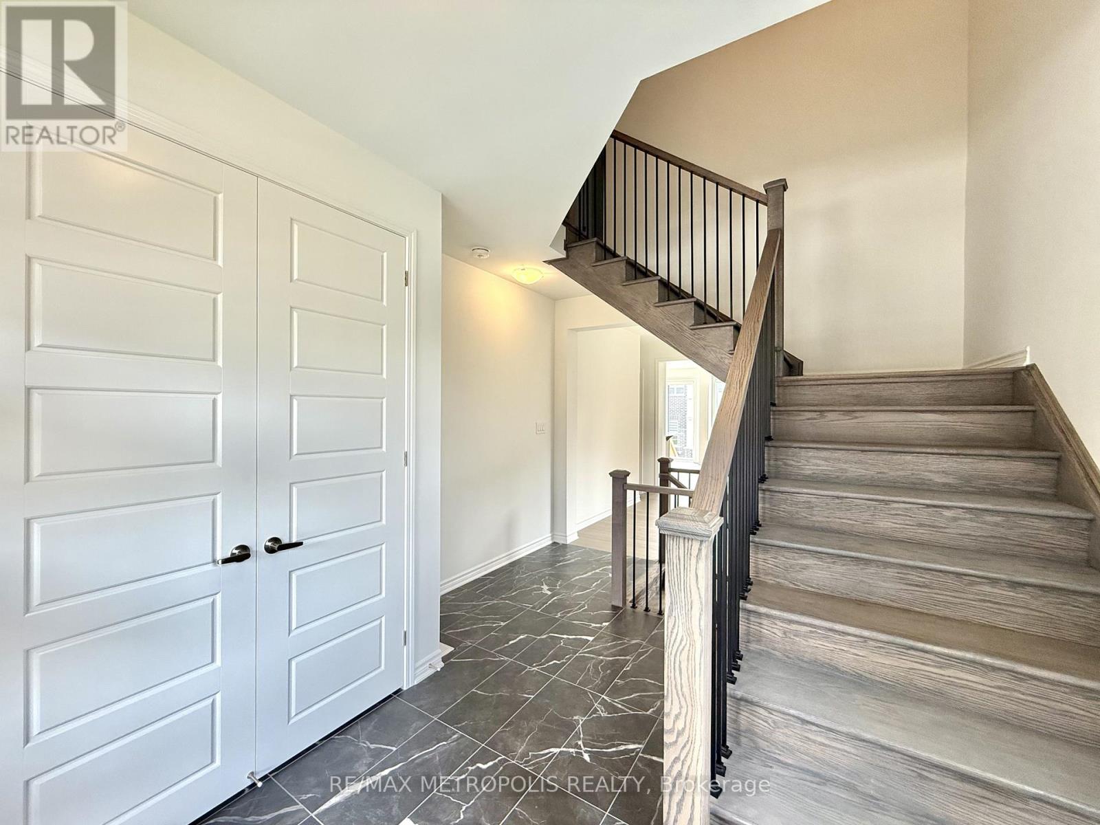 1341 Glamorgan Manor, Pickering, Ontario  L1X 0N1 - Photo 5 - E12474165