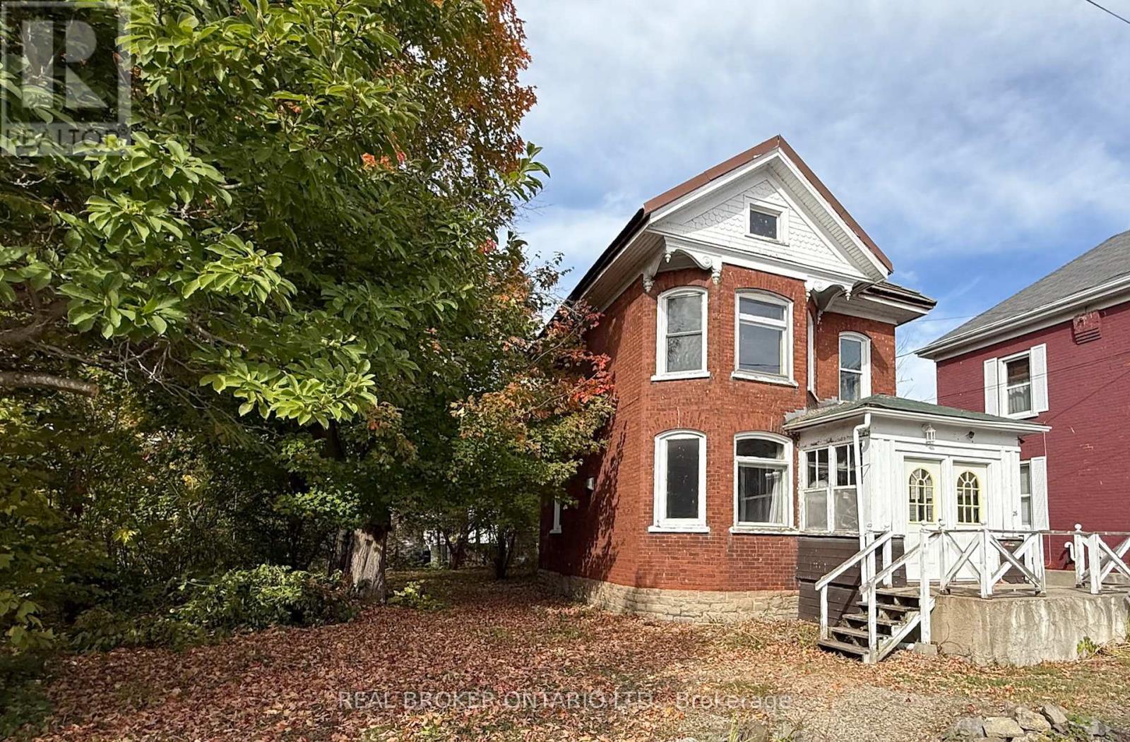 26 ELGIN STREET, Smiths Falls, Ontario
