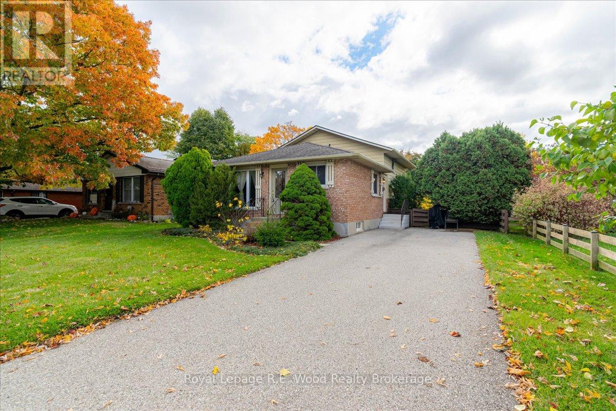 52 Trottier Drive, Tillsonburg photo number 2 52 Trottier Drive, Tillsonburg photo number 2