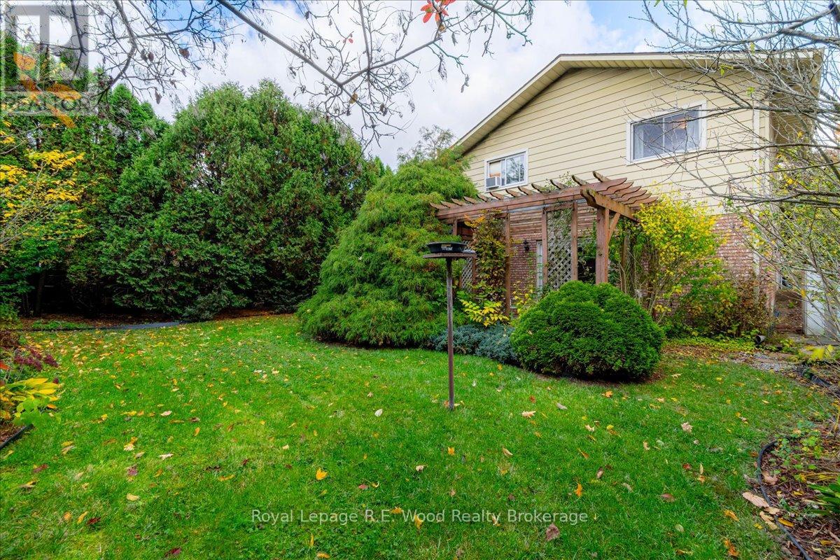 52 Trottier Drive, Tillsonburg, Ontario  N4G 4R2 - Photo 5 - X12474248