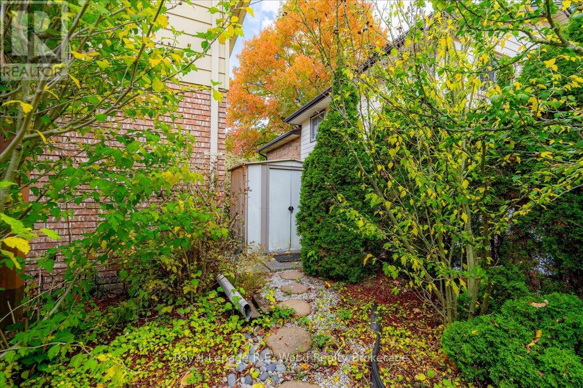 52 Trottier Drive, Tillsonburg, Ontario  N4G 4R2 - Photo 6 - X12474248