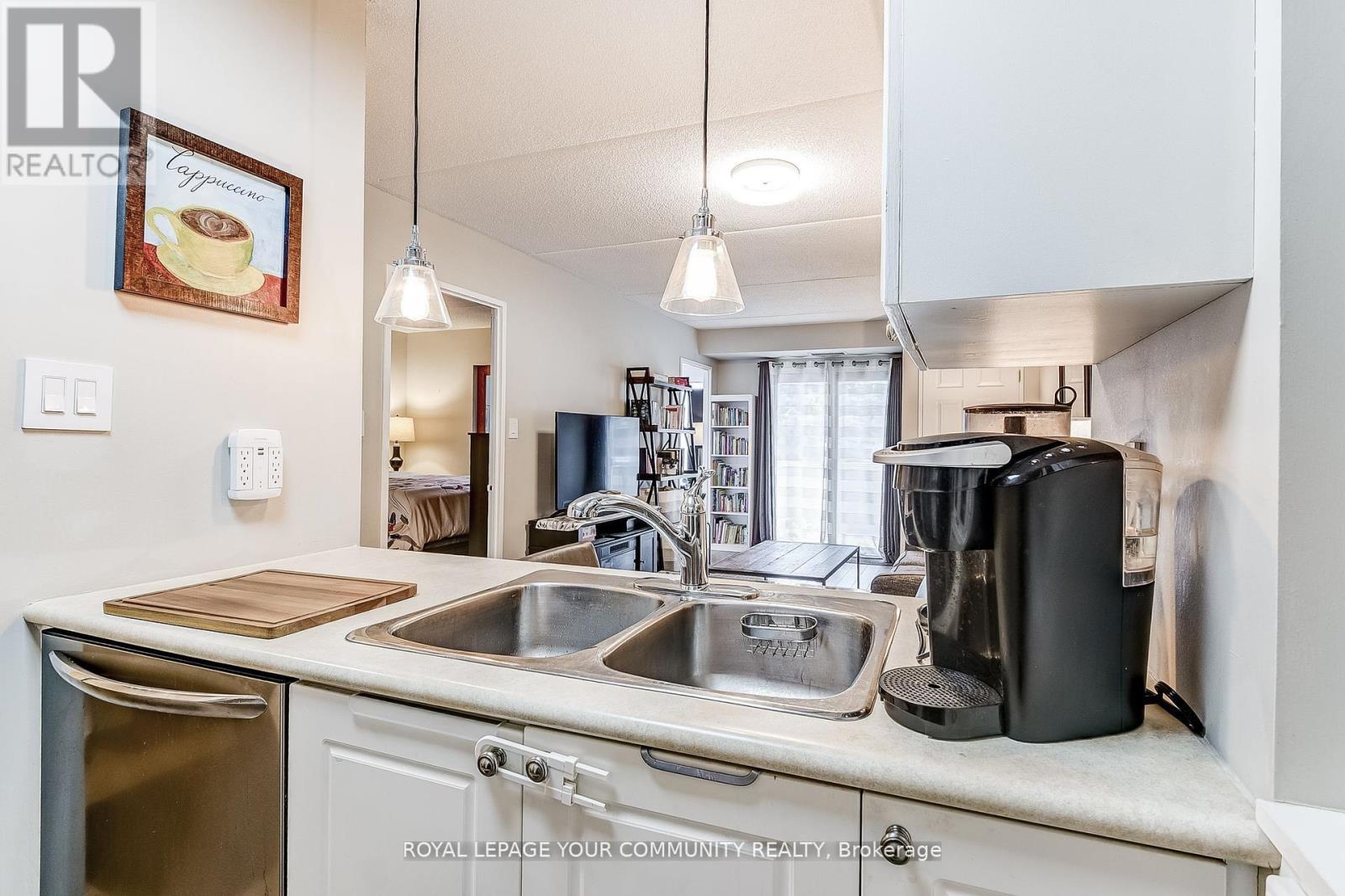101 - 250 Pine Grove Road, Vaughan, Ontario  L4L 9M6 - Photo 12 - N12474117