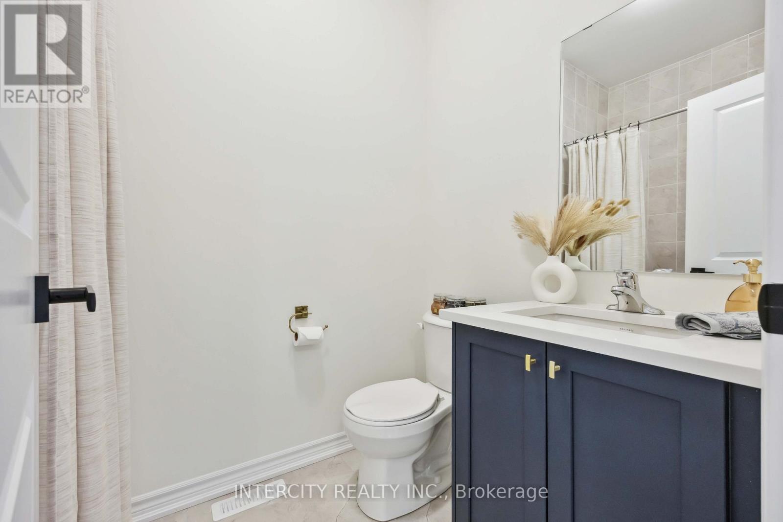 43 Griffith Street, Aurora, Ontario  L4G 4A6 - Photo 10 - N12474141