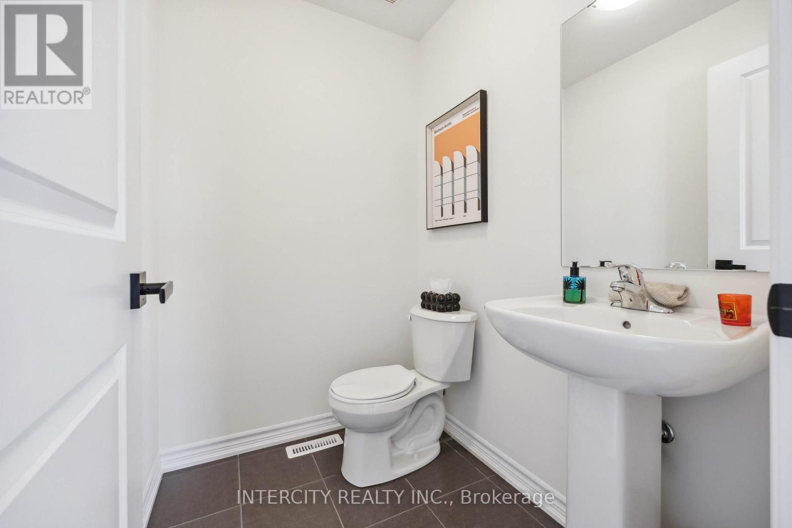 43 Griffith Street, Aurora, Ontario  L4G 4A6 - Photo 13 - N12474141