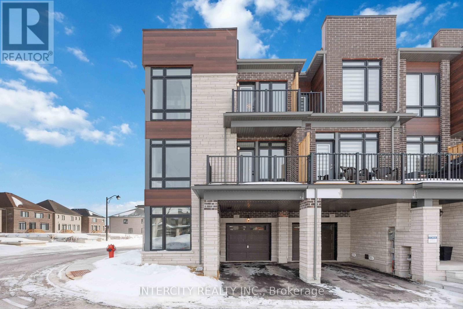 43 Griffith Street, Aurora, Ontario  L4G 4A6 - Photo 3 - N12474141