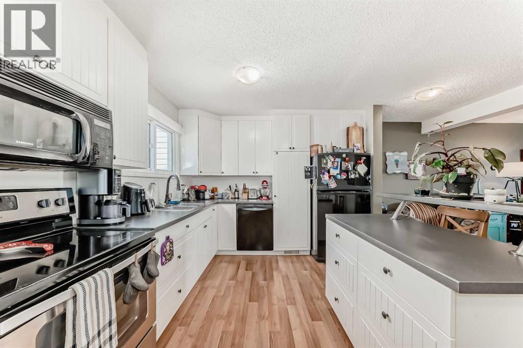 17, 131 Templehill Drive Ne, Calgary, Alberta  T1Y 4T1 - Photo 9 - A2265730