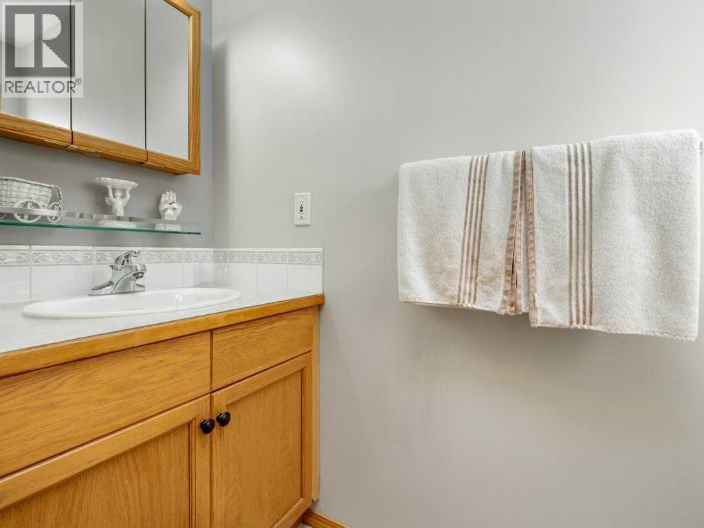 159 Cougar Crescent N, Lethbridge, Alberta  T1H 6K9 - Photo 16 - A2265971