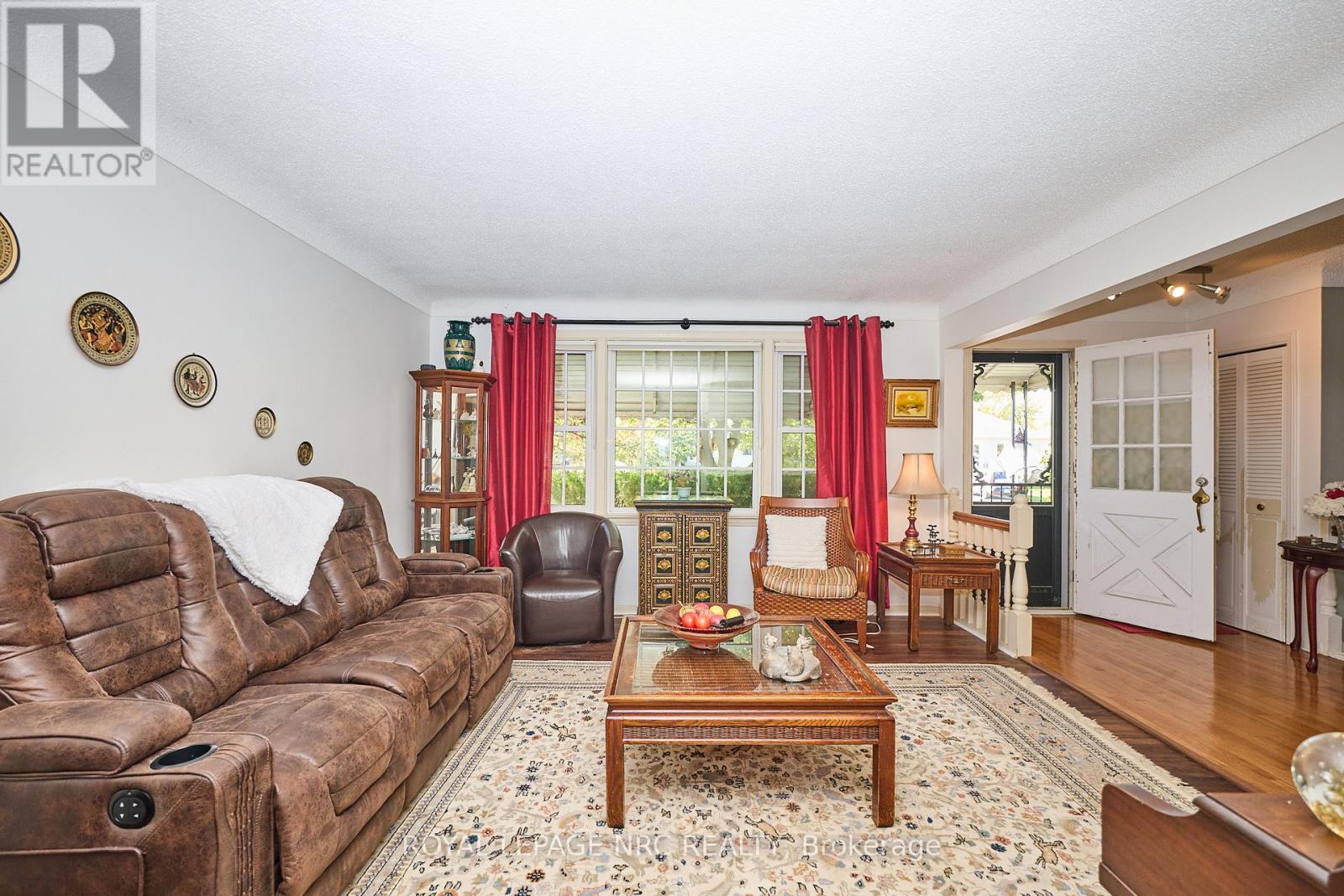 7 Hallcrest Avenue, St. Catharines, Ontario  L2N 1V4 - Photo 10 - X12474182