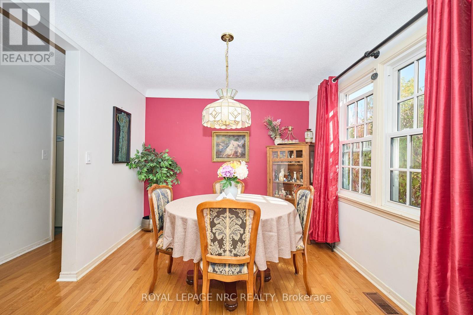 7 Hallcrest Avenue, St. Catharines, Ontario  L2N 1V4 - Photo 12 - X12474182