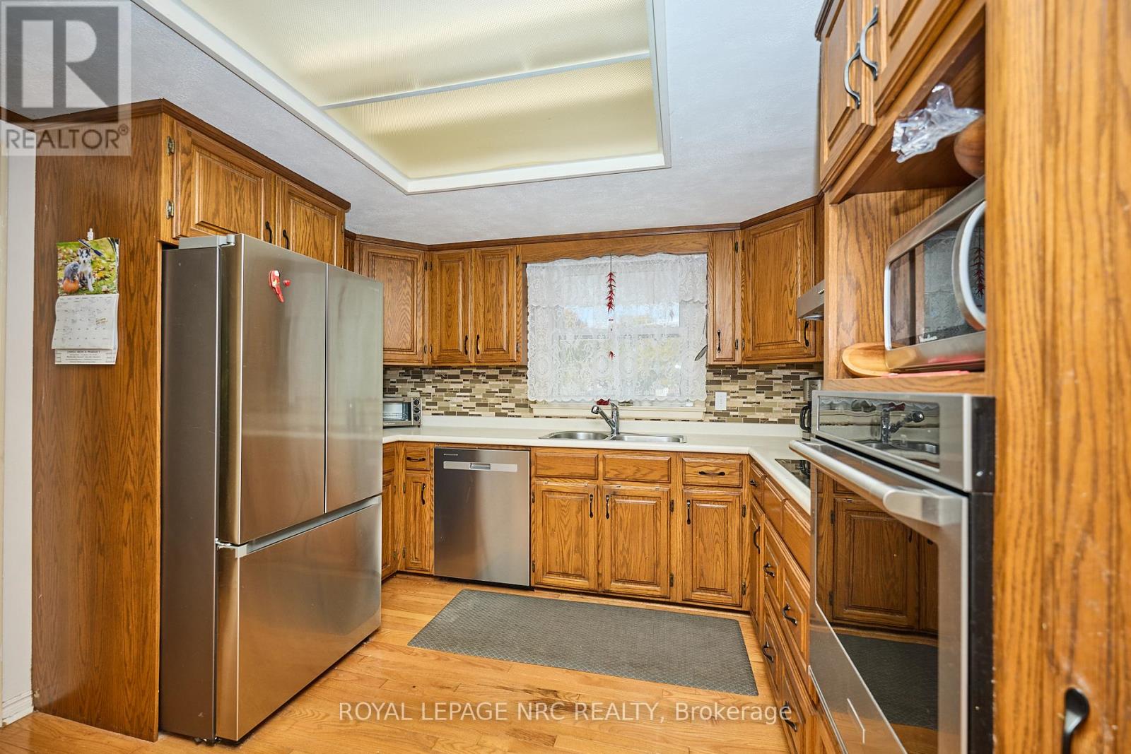 7 Hallcrest Avenue, St. Catharines, Ontario  L2N 1V4 - Photo 4 - X12474182