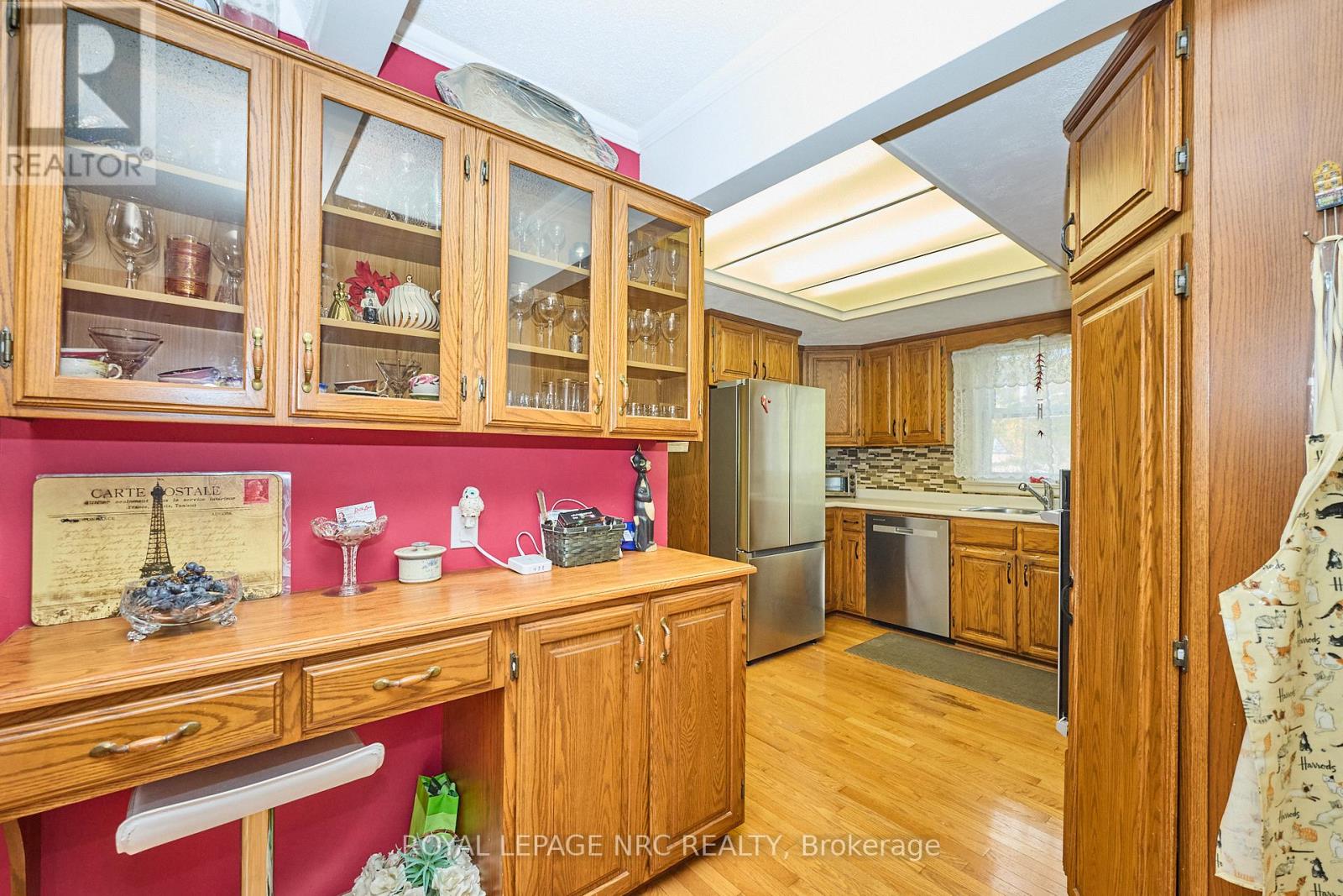 7 Hallcrest Avenue, St. Catharines, Ontario  L2N 1V4 - Photo 5 - X12474182