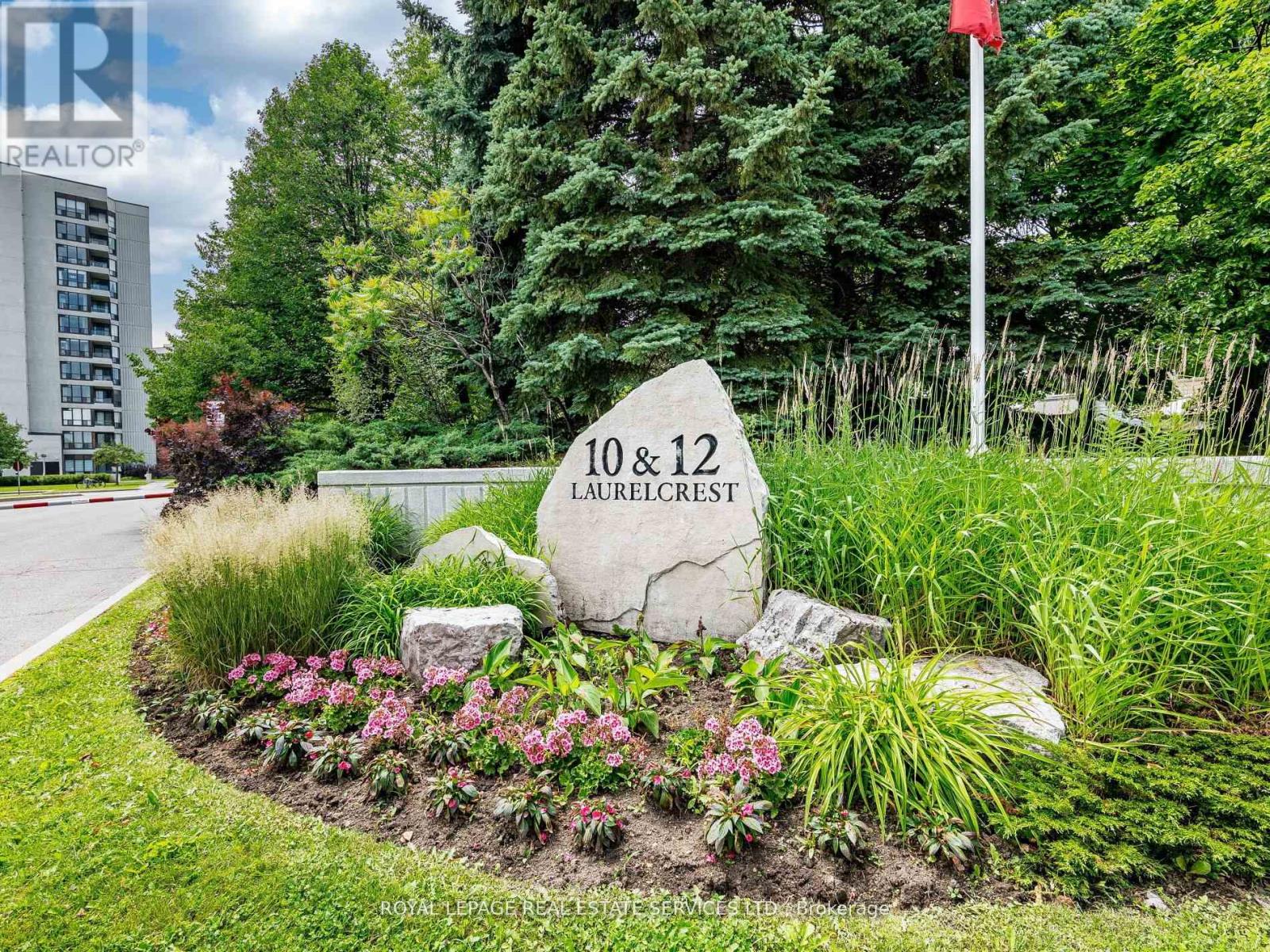 908 - 12 Laurelcrest Street, Brampton (Queen Street Corridor), Ontario  L6S 5Y4 - Photo 3 - W12474123