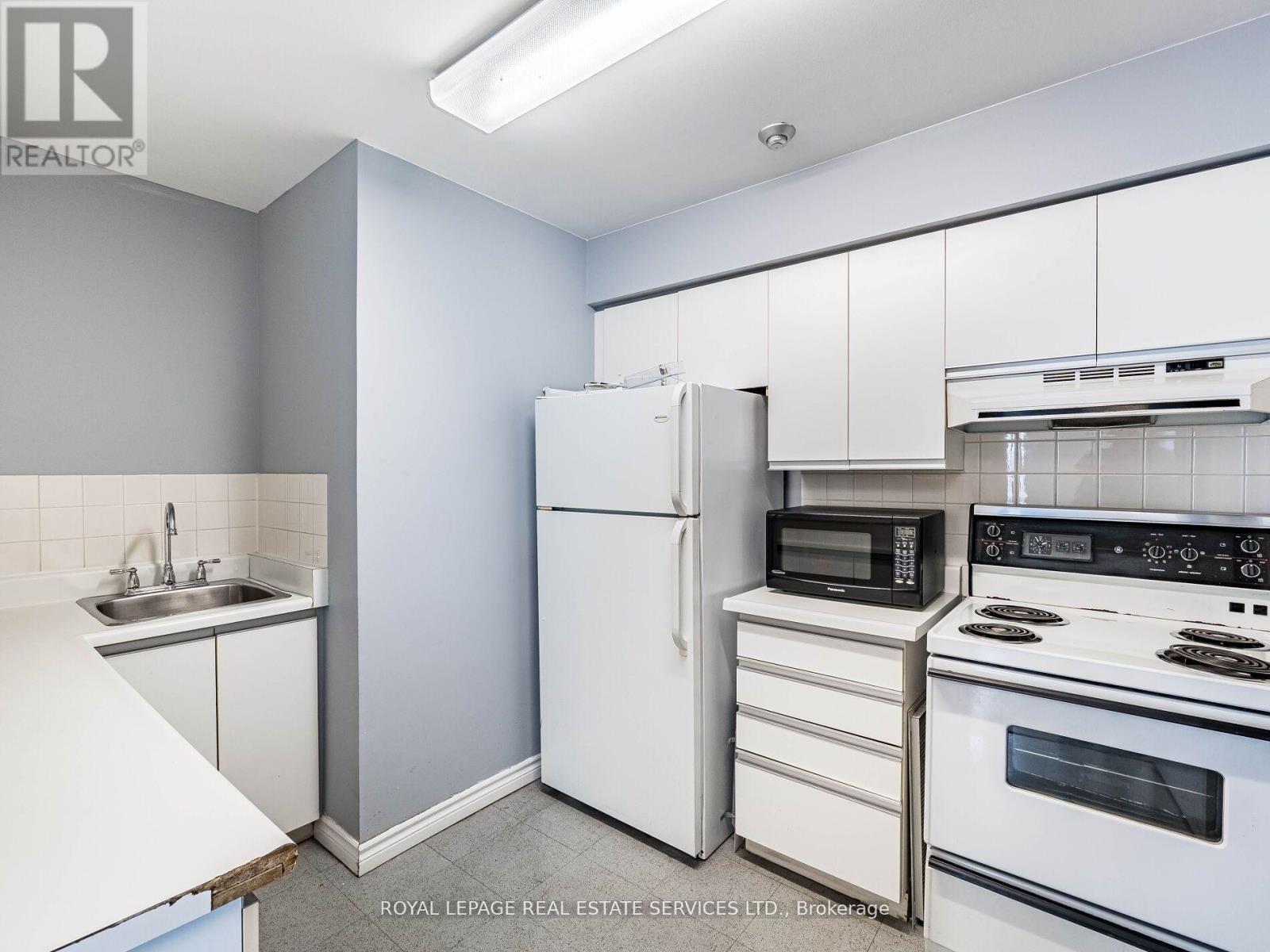 908 - 12 Laurelcrest Street, Brampton (Queen Street Corridor), Ontario  L6S 5Y4 - Photo 39 - W12474123