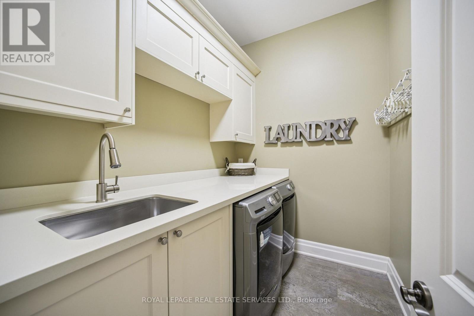 1344 Secord Avenue, Oakville, Ontario  L6L 2L1 - Photo 14 - W12474131