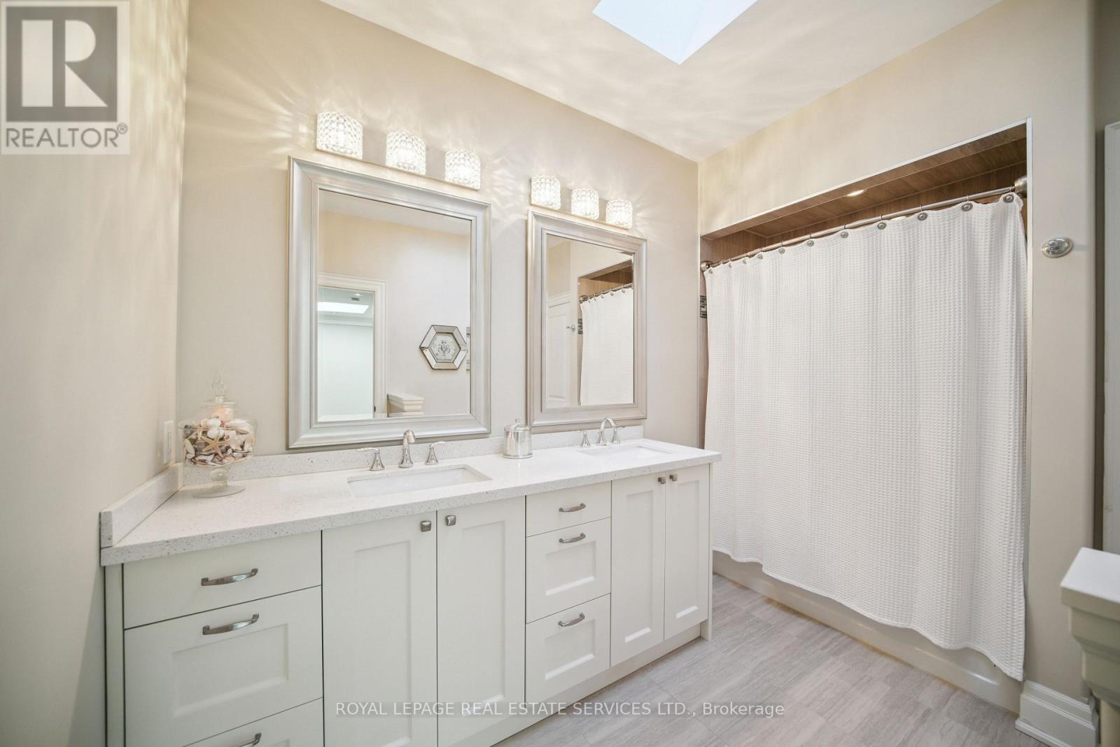 1344 Secord Avenue, Oakville, Ontario  L6L 2L1 - Photo 23 - W12474131