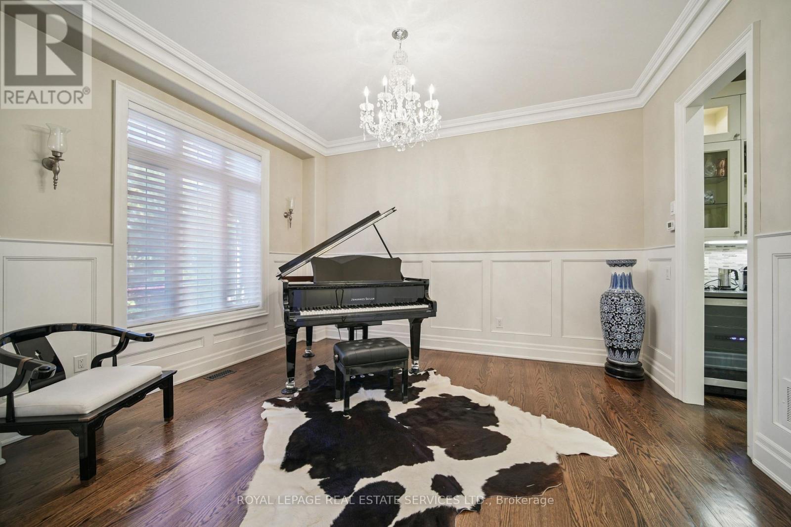 1344 Secord Avenue, Oakville, Ontario  L6L 2L1 - Photo 5 - W12474131