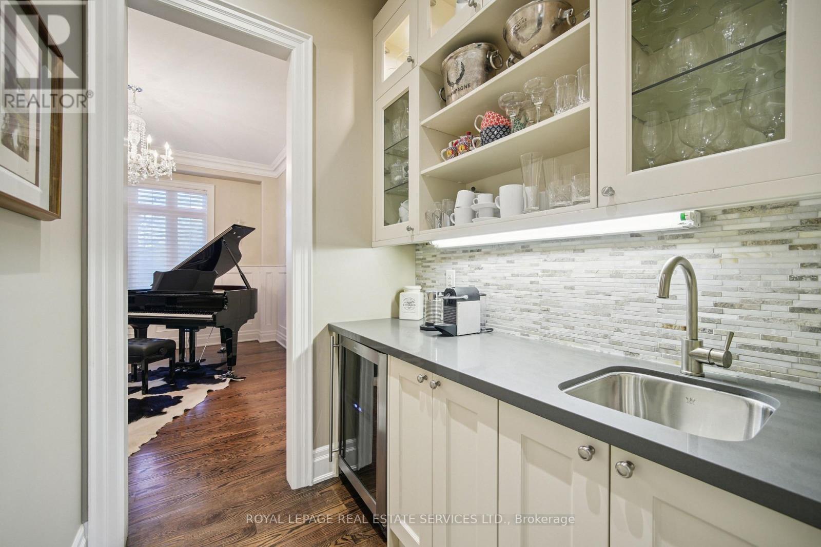 1344 Secord Avenue, Oakville, Ontario  L6L 2L1 - Photo 6 - W12474131