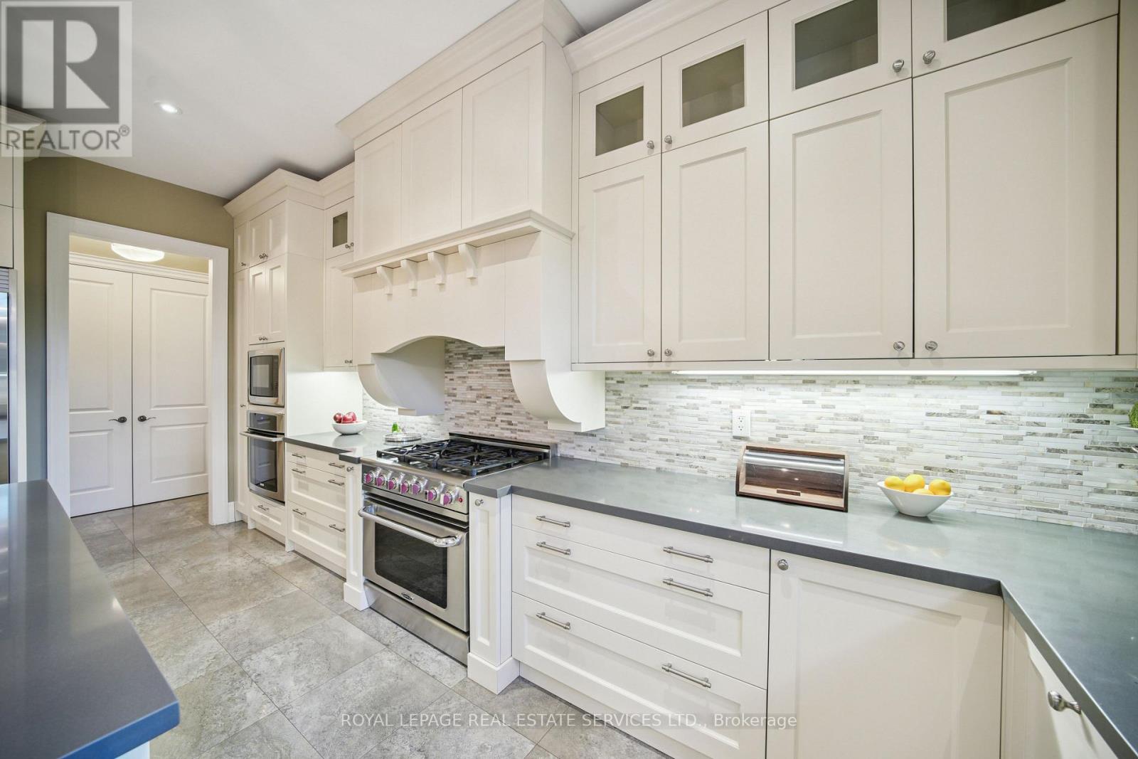 1344 Secord Avenue, Oakville, Ontario  L6L 2L1 - Photo 8 - W12474131