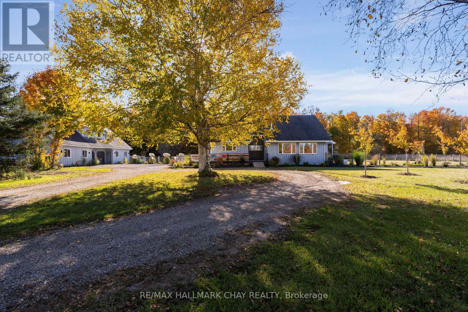 5748 First Line, Erin, Ontario  L0N 1N0 - Photo 1 - X12474111