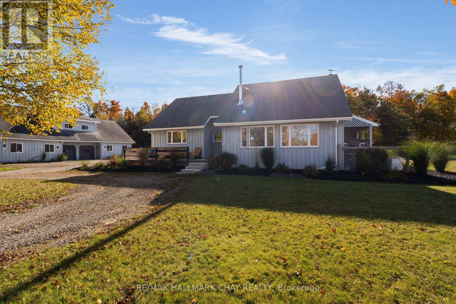 5748 First Line, Erin, Ontario  L0N 1N0 - Photo 2 - X12474111