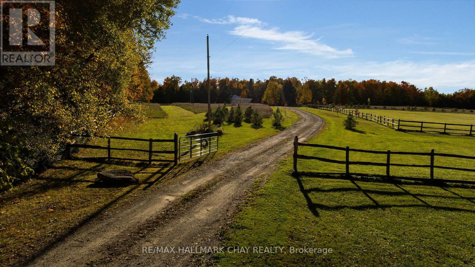5748 First Line, Erin, Ontario  L0N 1N0 - Photo 3 - X12474111