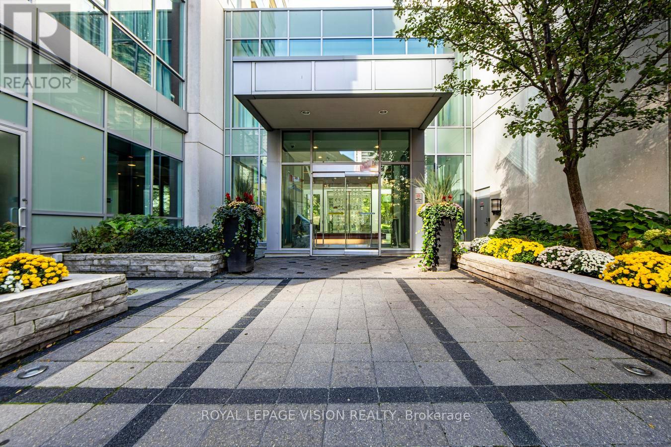 3409 - 120 Homewood Avenue, Toronto, Ontario  M4Y 2J3 - Photo 3 - C12474221