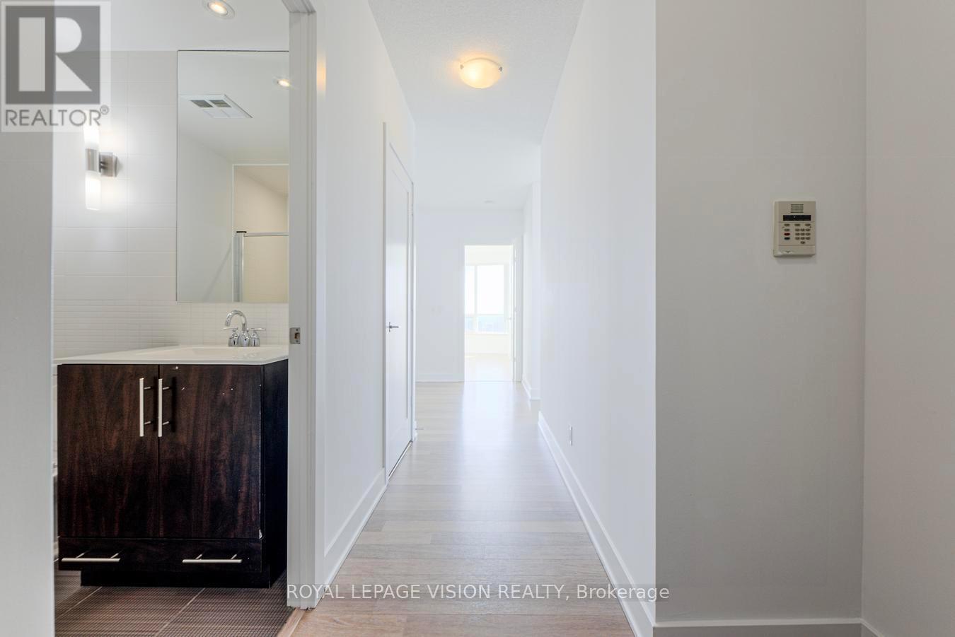 3409 - 120 Homewood Avenue, Toronto, Ontario  M4Y 2J3 - Photo 8 - C12474221