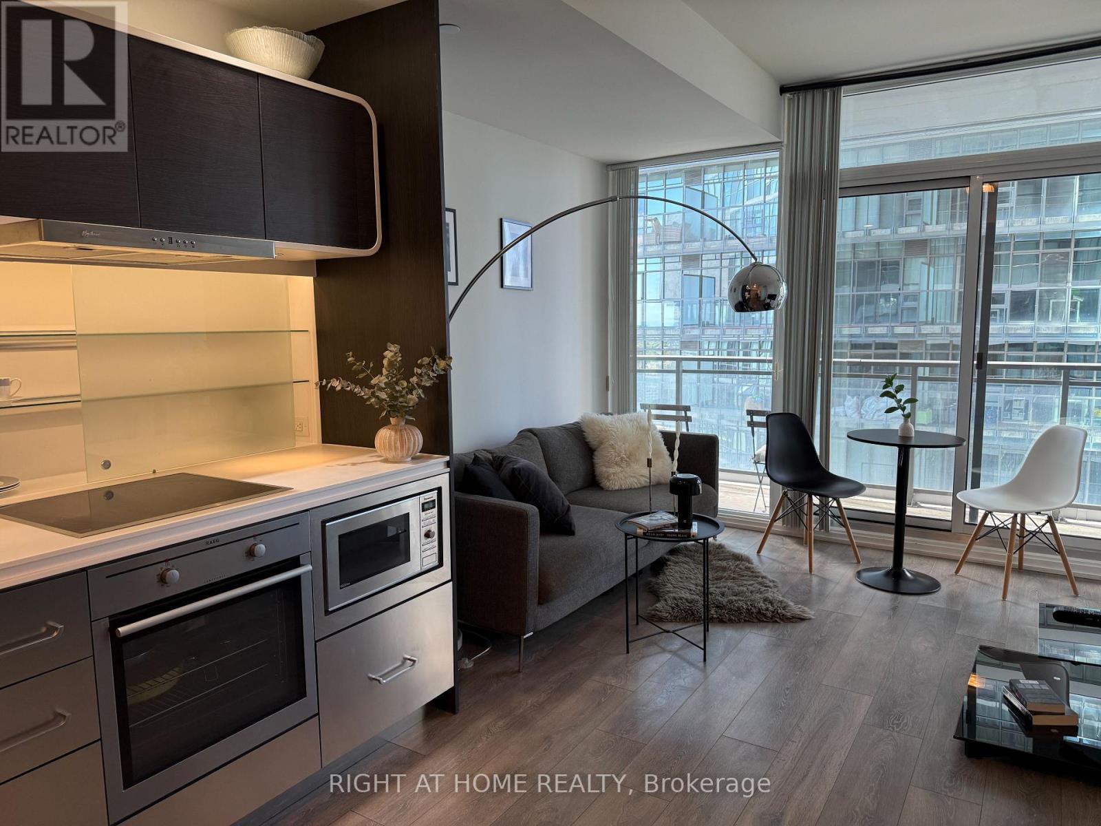 45 CHARLES STREET E, Toronto, Ontario