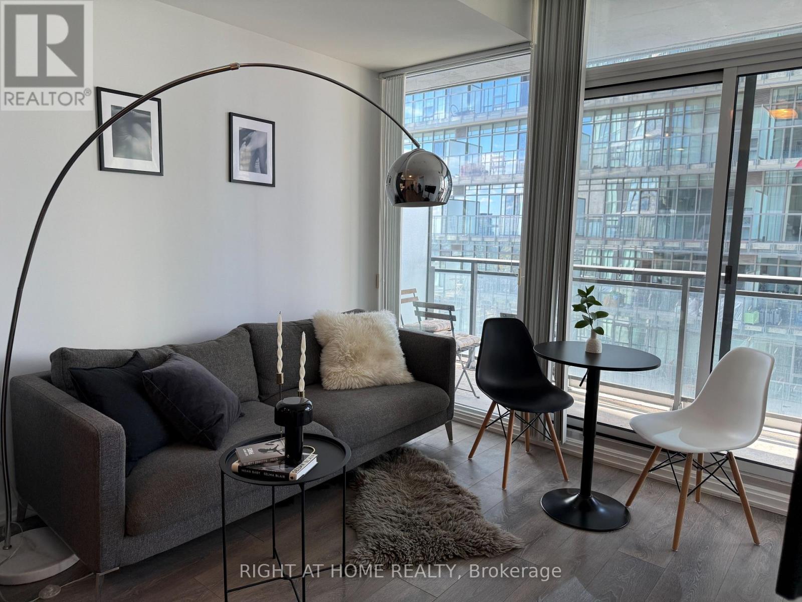 45 Charles Street E, Toronto, Ontario  M4Y 1S2 - Photo 2 - C12474227