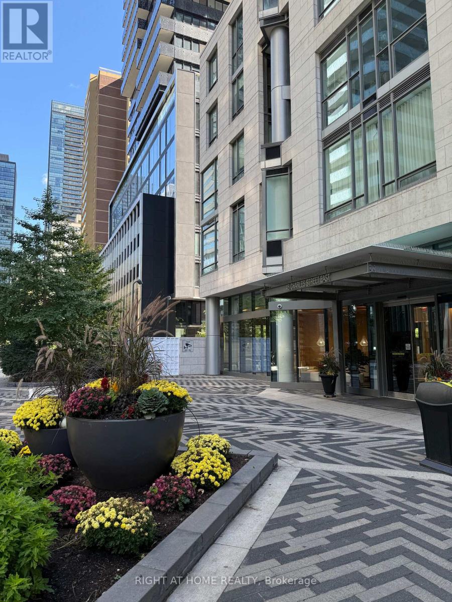 45 Charles Street E, Toronto, Ontario  M4Y 1S2 - Photo 22 - C12474227