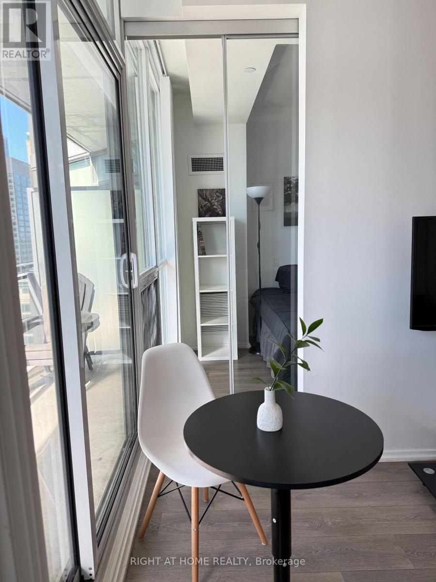 45 Charles Street E, Toronto, Ontario  M4Y 1S2 - Photo 6 - C12474227