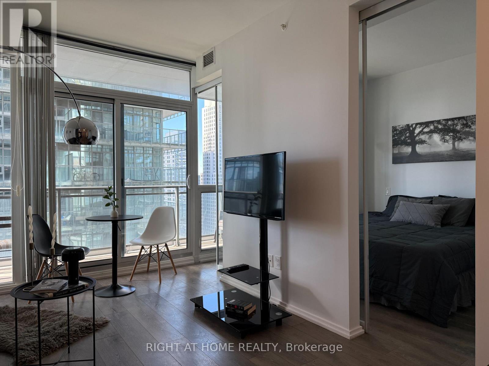 45 Charles Street E, Toronto, Ontario  M4Y 1S2 - Photo 7 - C12474227