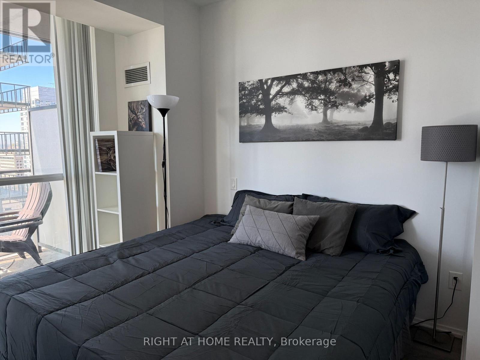 45 Charles Street E, Toronto, Ontario  M4Y 1S2 - Photo 8 - C12474227