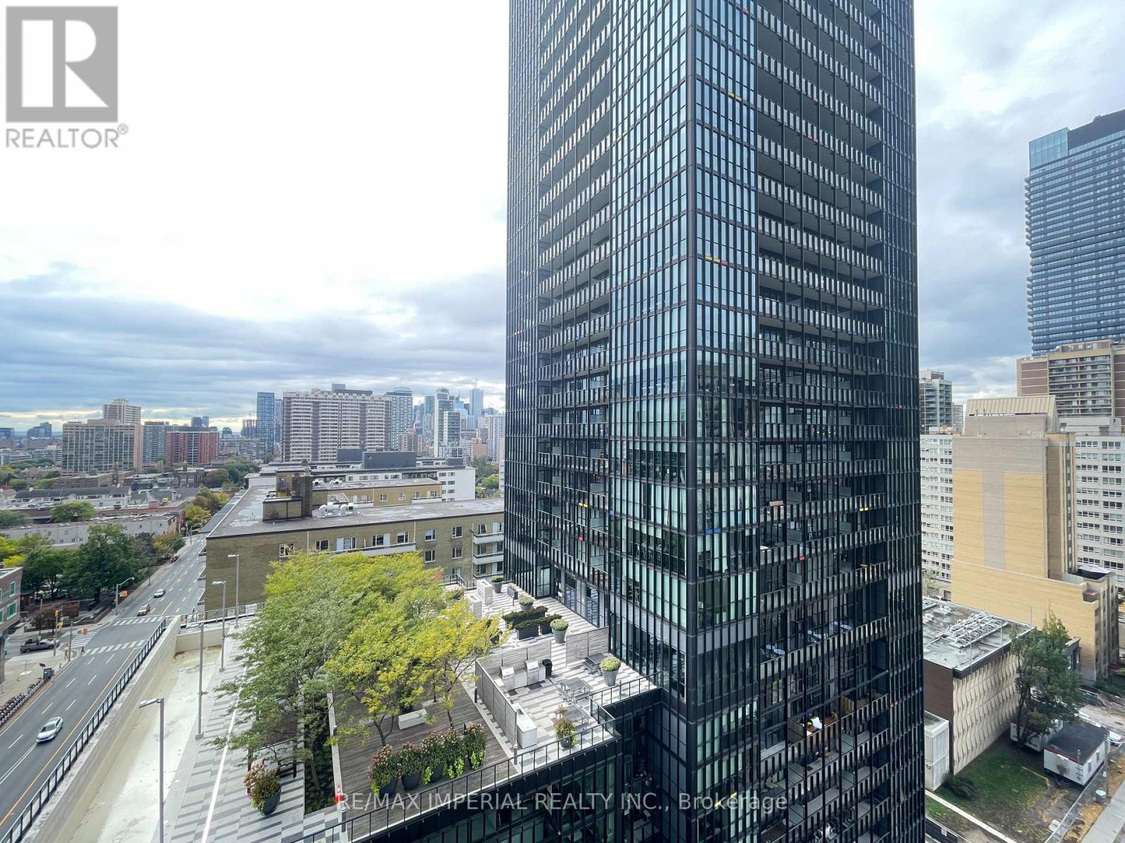 1602 - 110 Charles Street E, Toronto, Ontario  M4Y 1T5 - Photo 15 - C12474233