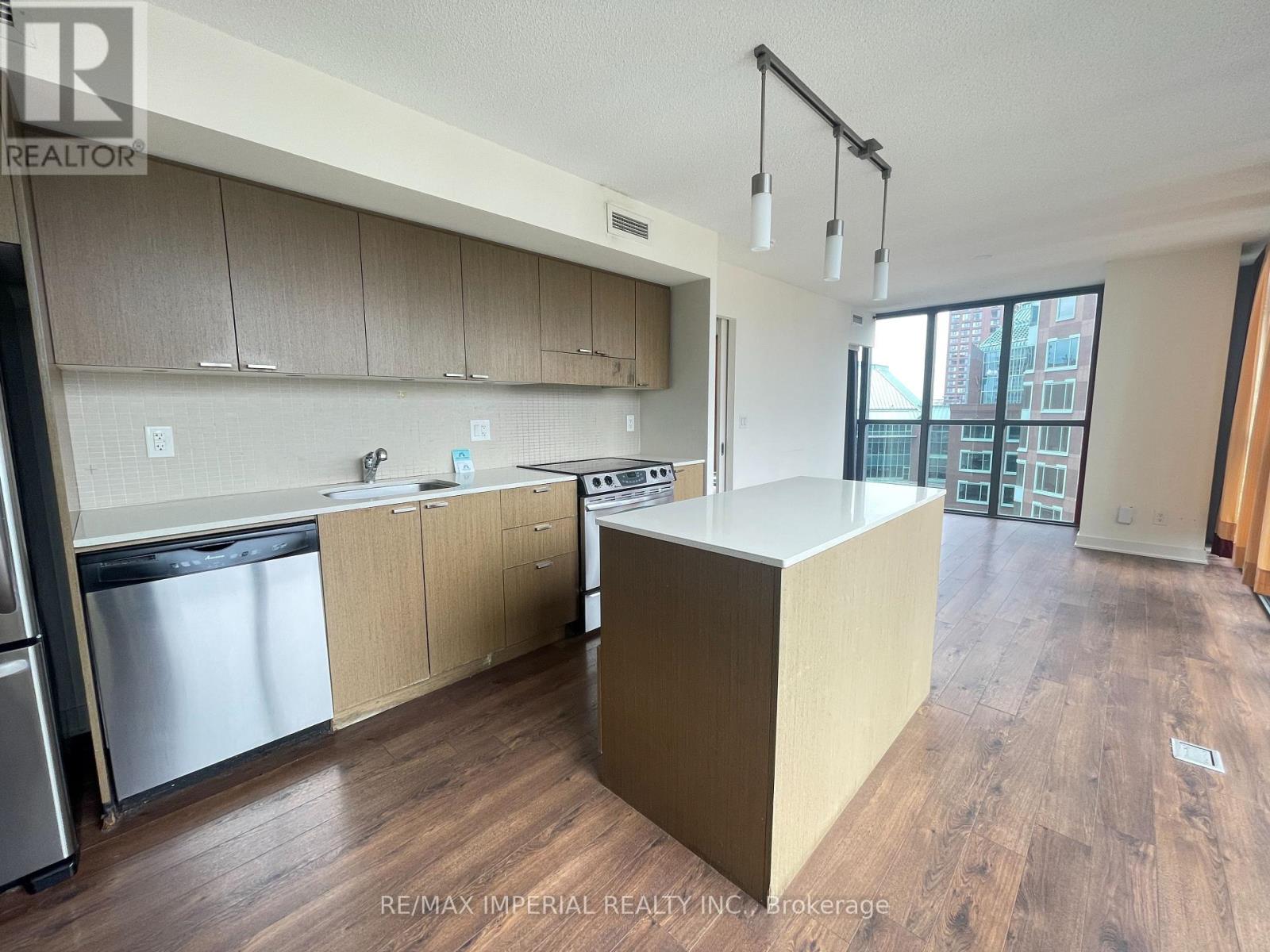 1602 - 110 Charles Street E, Toronto, Ontario  M4Y 1T5 - Photo 3 - C12474233