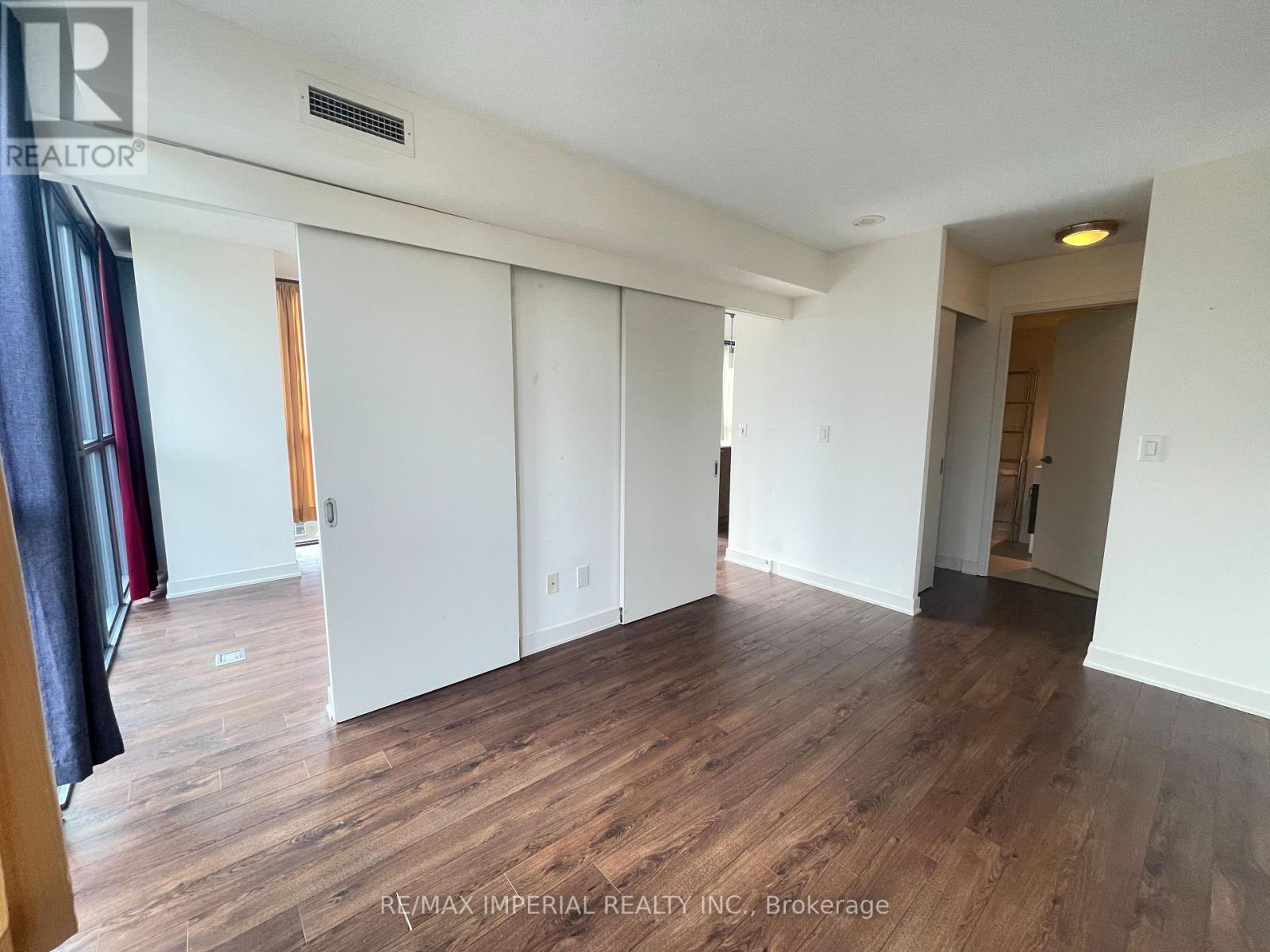 1602 - 110 Charles Street E, Toronto, Ontario  M4Y 1T5 - Photo 6 - C12474233