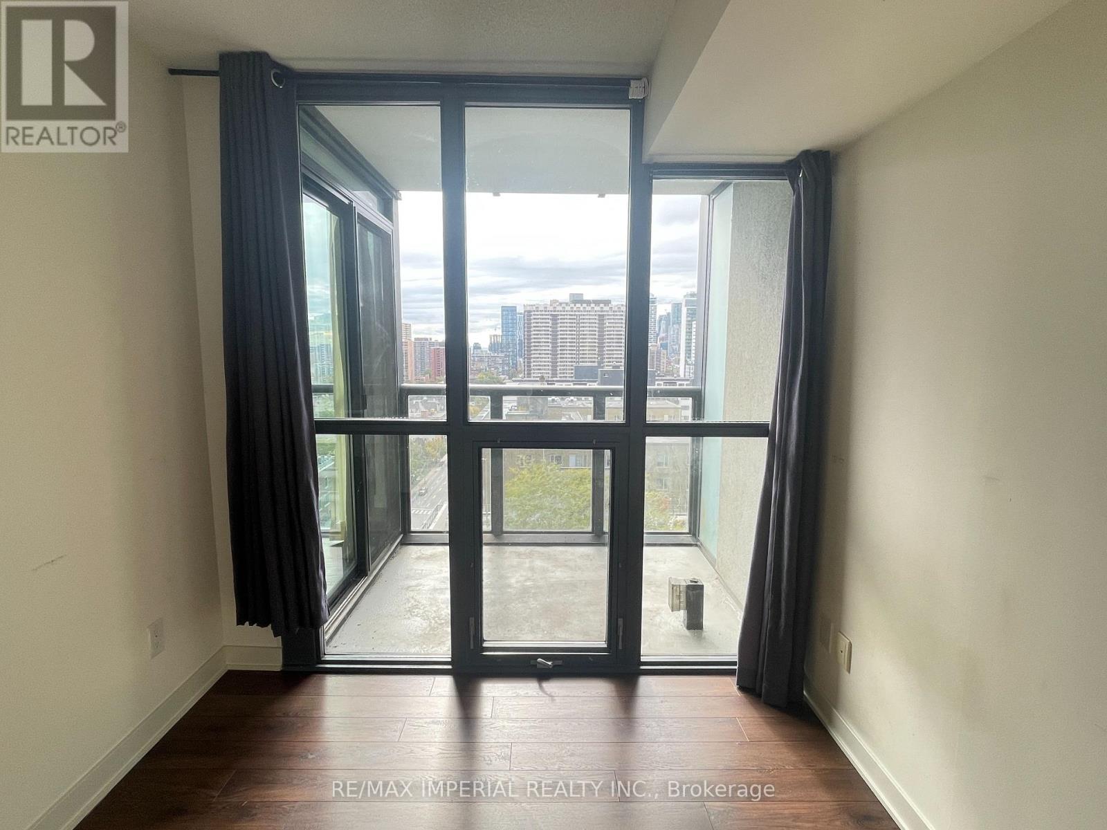 1602 - 110 Charles Street E, Toronto, Ontario  M4Y 1T5 - Photo 9 - C12474233