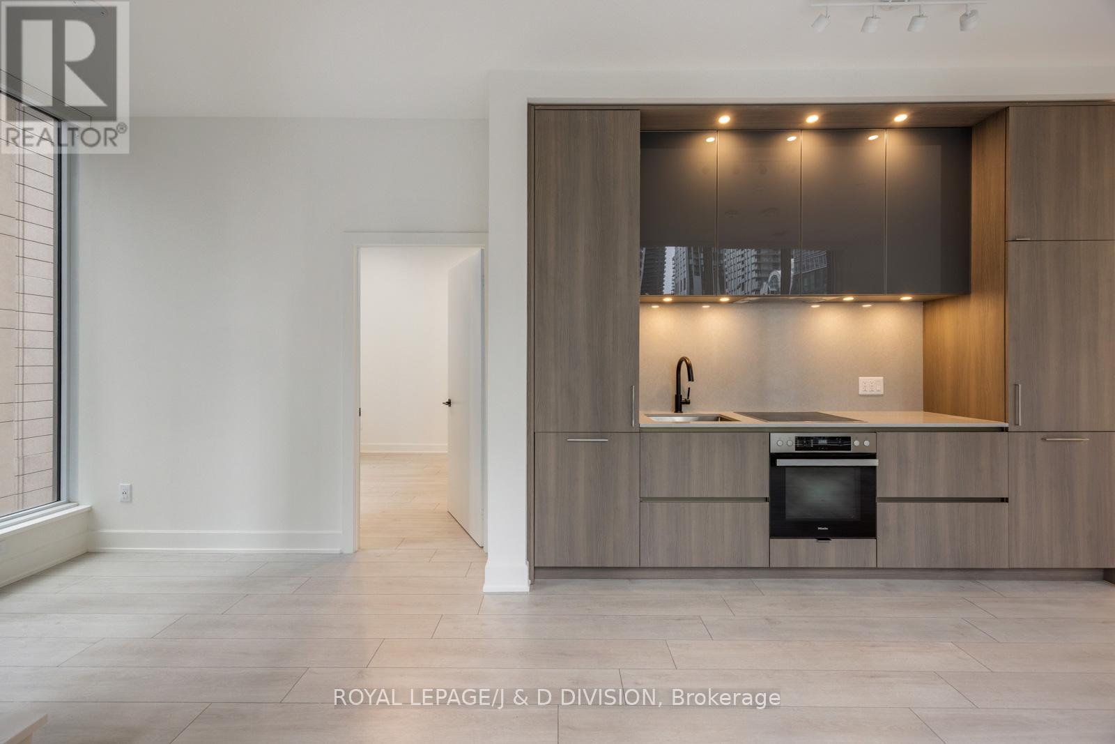 1002 - 15 Mercer Street, Toronto, Ontario  M5V 1H2 - Photo 17 - C12474235