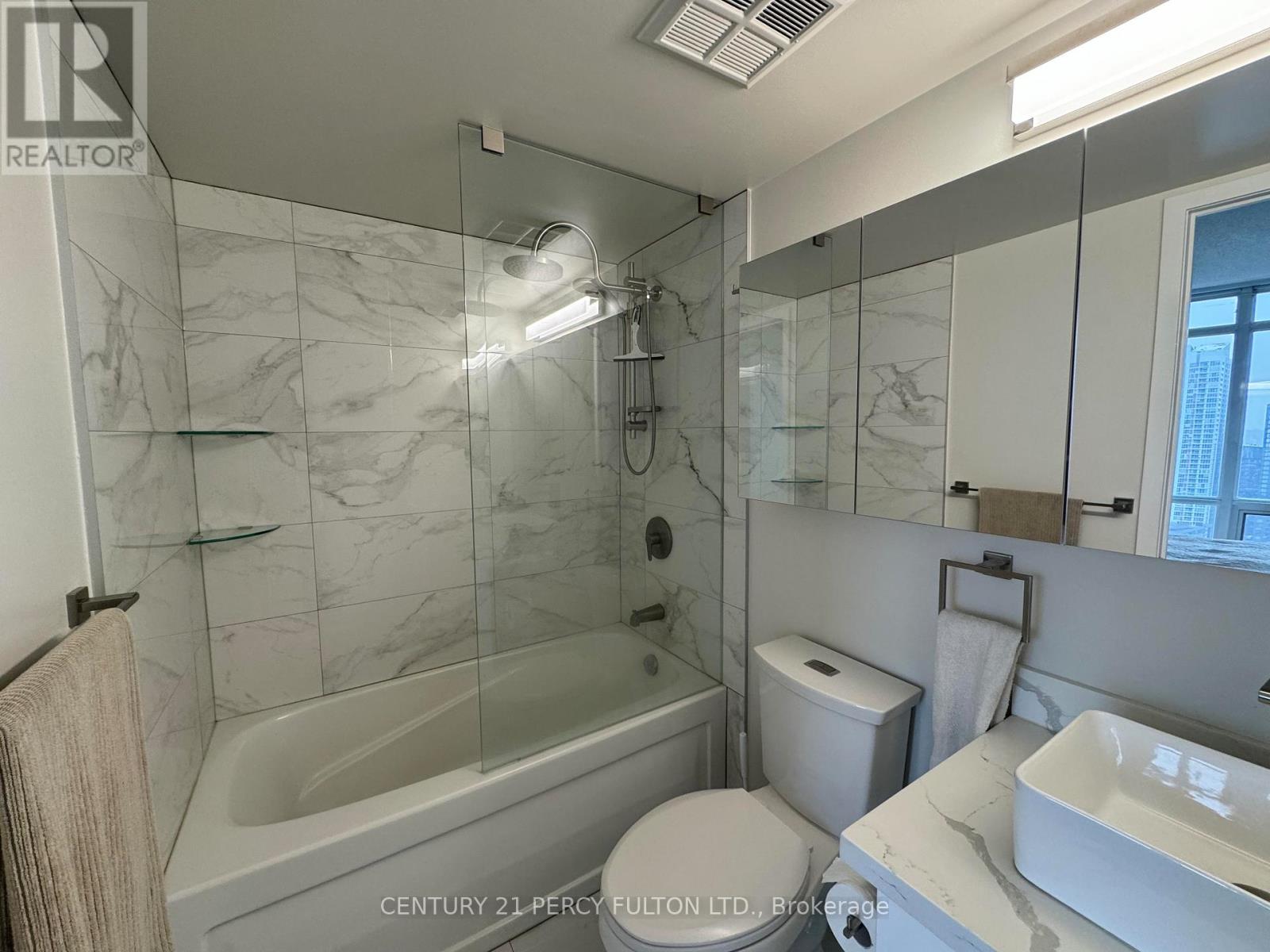 3115 - 11 Brunel Court, Toronto, Ontario  M5V 3Y3 - Photo 2 - C12474242