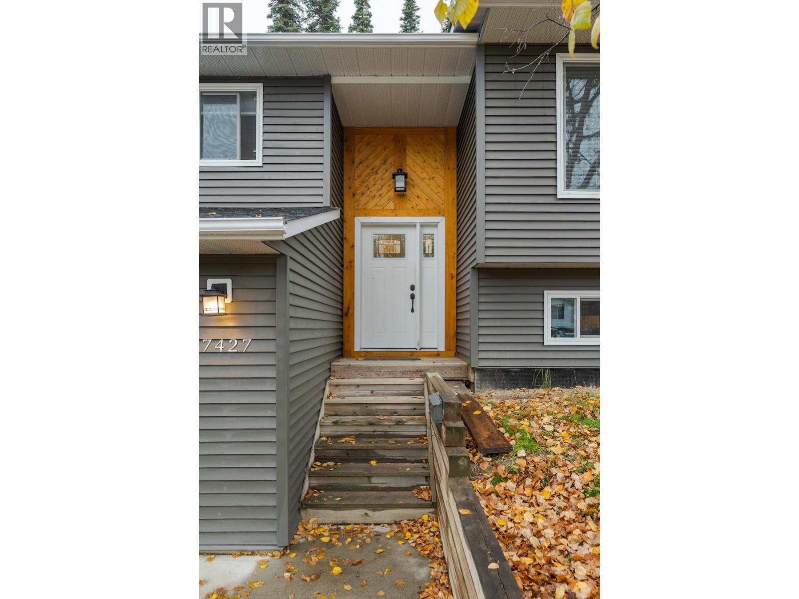 7427 Pearl Drive, Prince George, British Columbia  V2K 4K3 - Photo 3 - R3060536