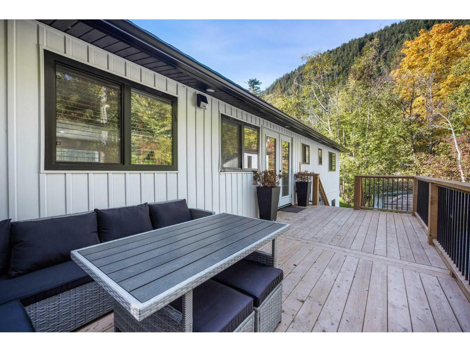 66686 Kawkawa Lake Road, Kawkawa Lake, Hope, British Columbia  V0X 1L1 - Photo 14 - R3060549