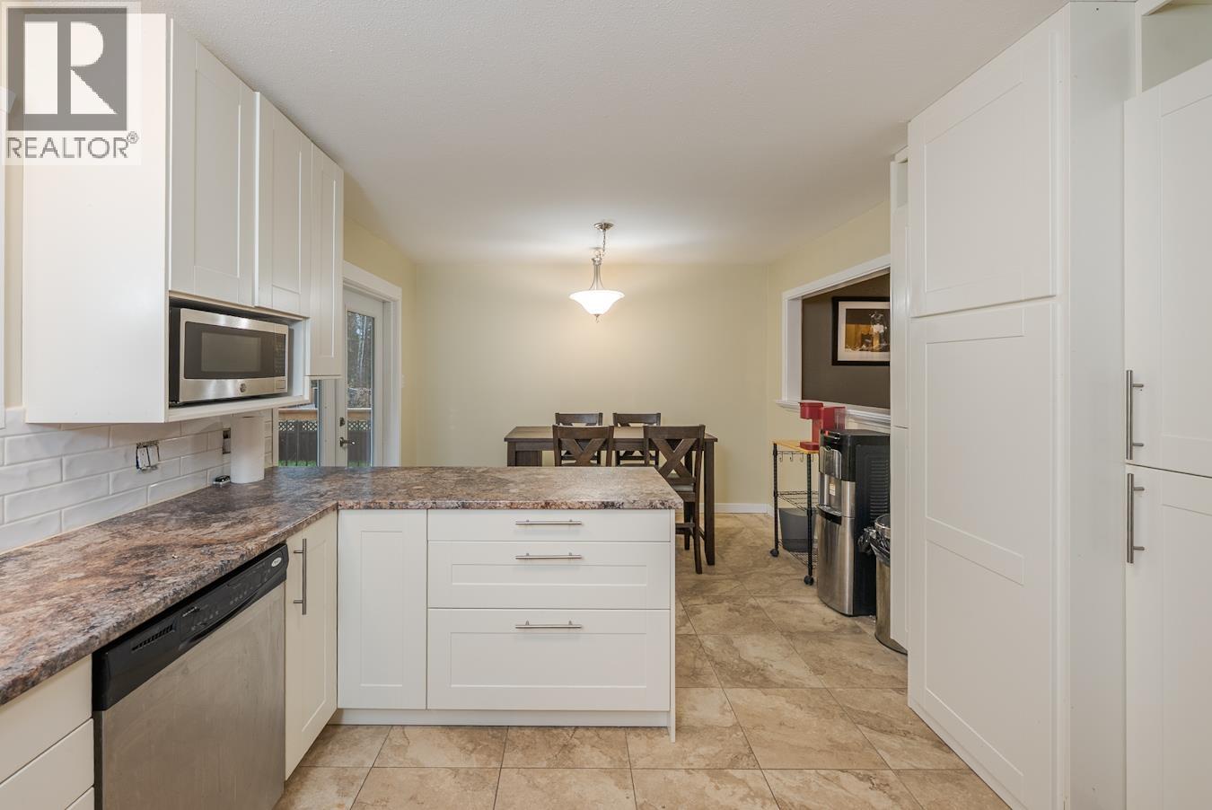 7427 Pearl Drive, Prince George, British Columbia  V2K 4K3 - Photo 8 - R3060536